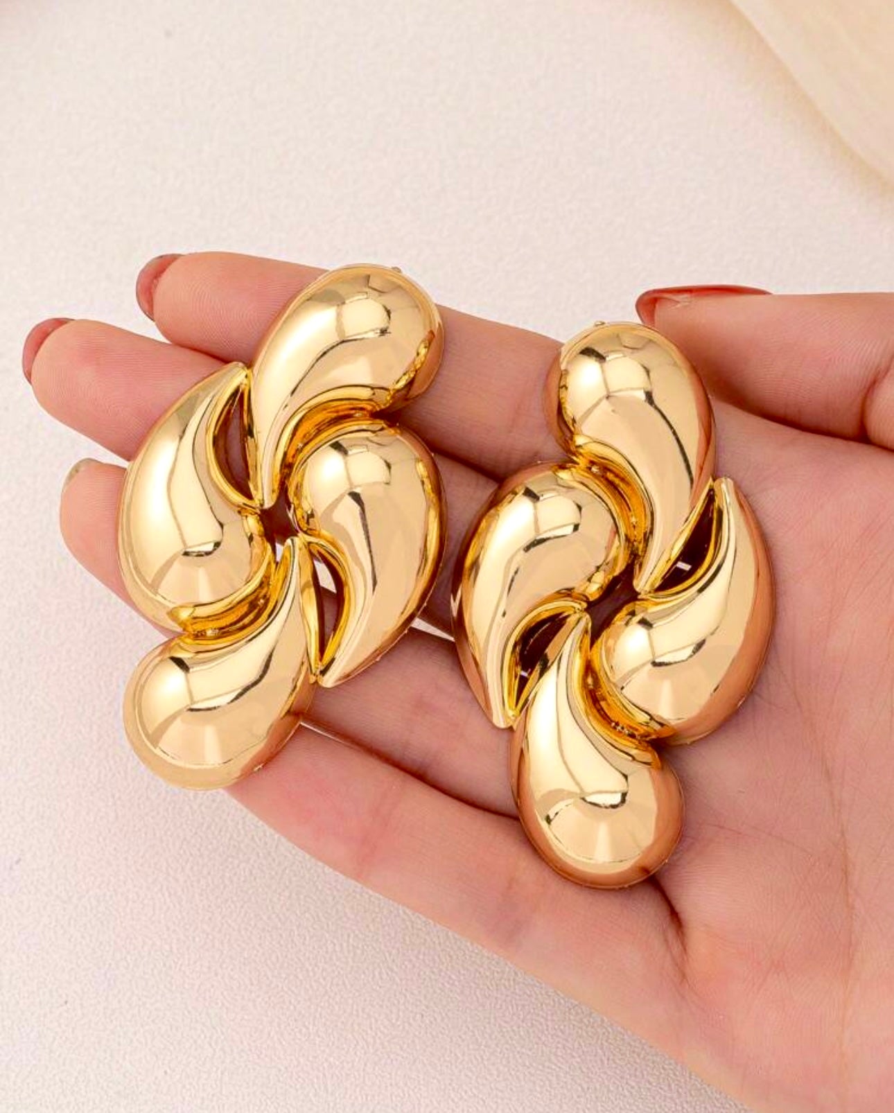 Golden Hourglass Earring